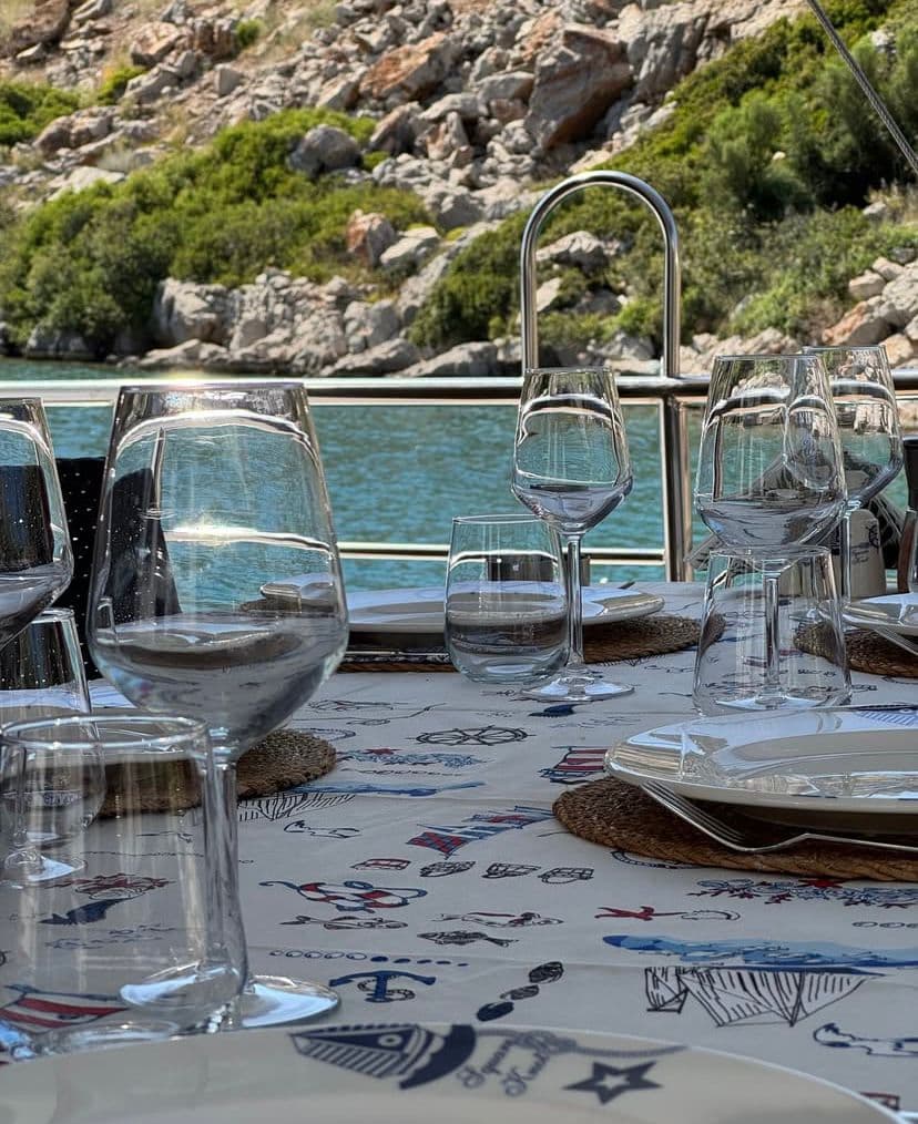 Marmaris'in 15 Metrelik Lüks Teknesi ile 7 Kişilik Unutulmaz Deniz Tatili Deneyimi 19