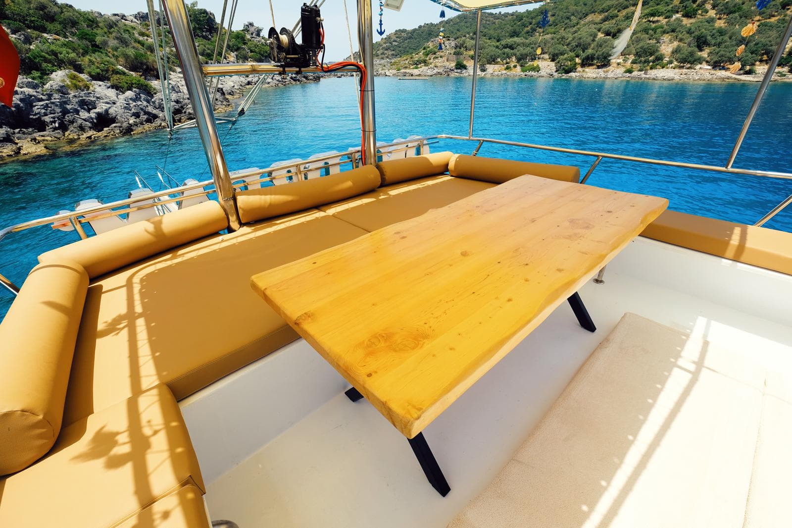 Luxe Privé Bootverhuur voor een Fun-Filled Day at Sea 14