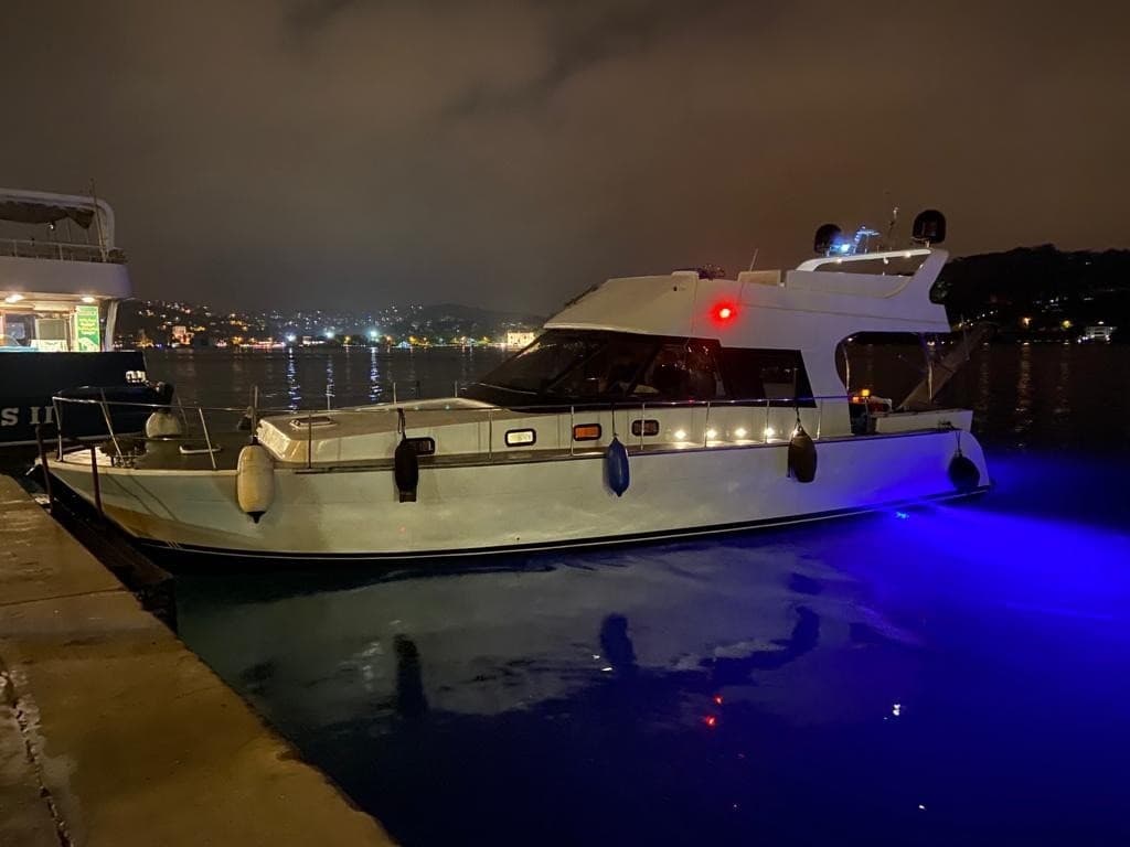 Bebek'te 14m Lüks Yat: 12 Kişilik Eşsiz Deniz Macerası