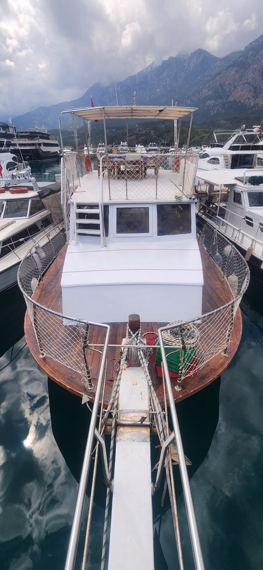 Centre d'Antalya : Bateau Économique de 15 Mètres pour Location Journalière, Tours de Beldibi & Cascade de Düden, Célébrations de Coucher de Soleil & Anniversaire
