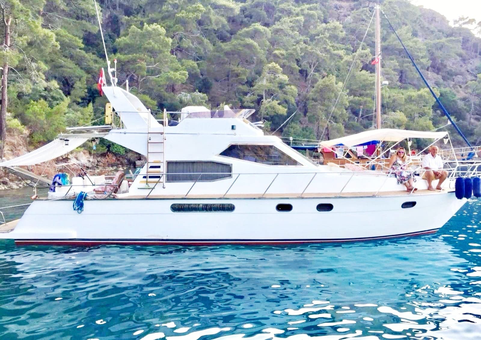 Luxus-Motoryacht Calypso in Fethiye für 12 Personen - Party auf dem Boot