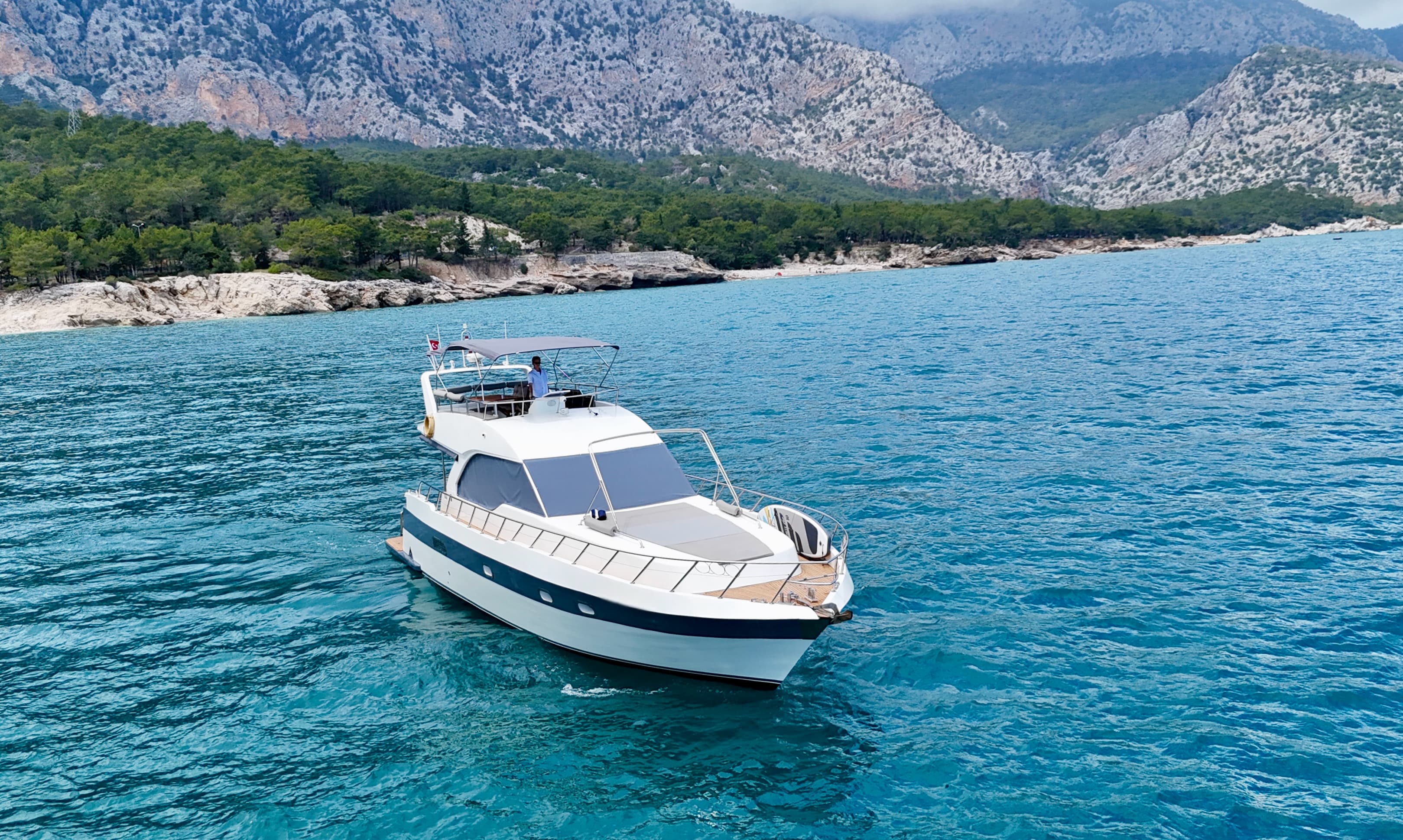 Antalya Zentrum: 18 Meter Luxus-Motoryacht für Ganztagescharter, Morgentour, Düden-Wasserfall, Sonnenuntergang & Besondere Feiern (Jahrestag, Geburtstag, Junggesellinnenabschied, Heiratsantrag) 15