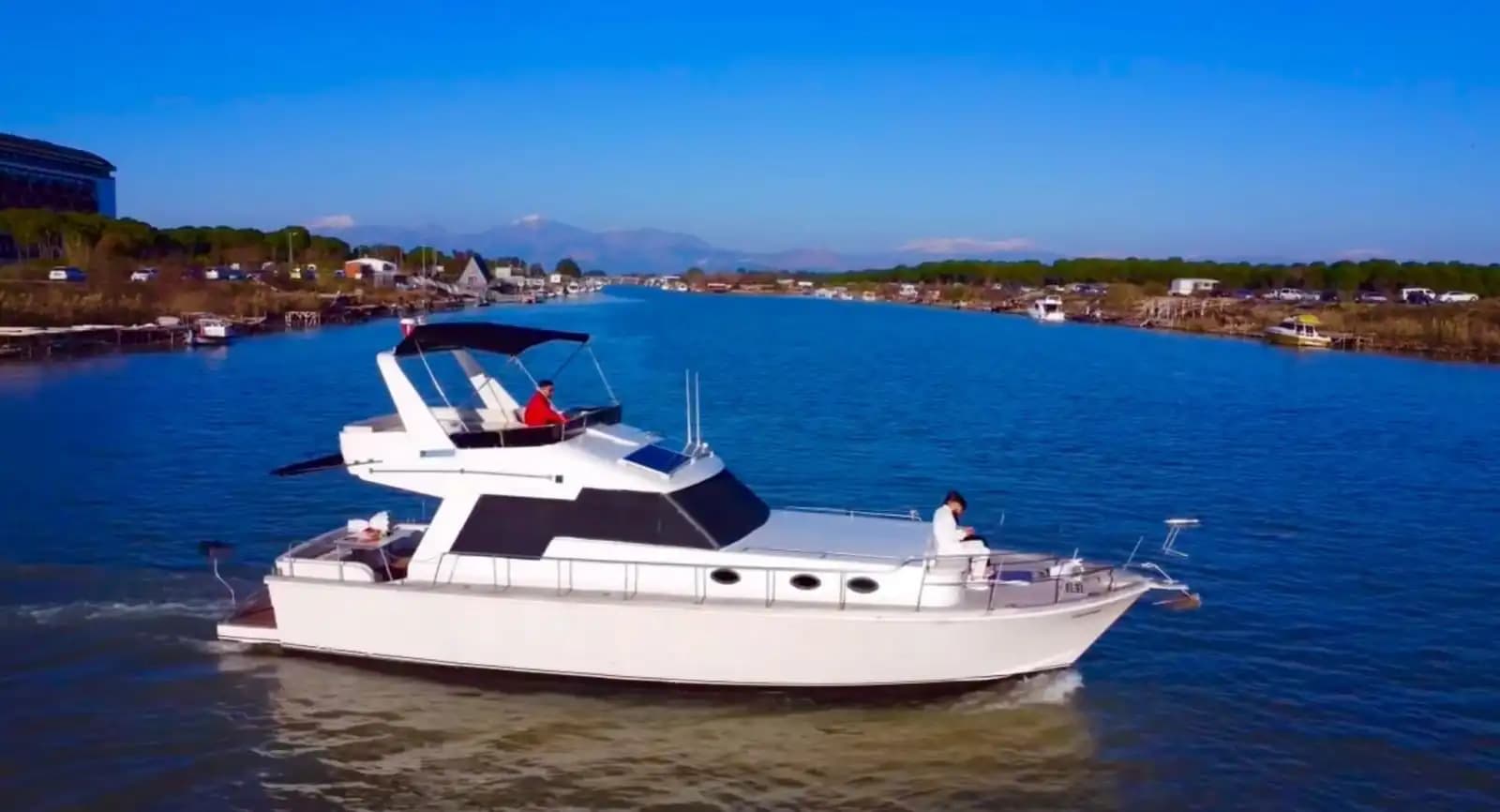 14-Meter Custom-Made Stylish and Modern Boat for 12 People in Antalya Kundu - Party on the Boat