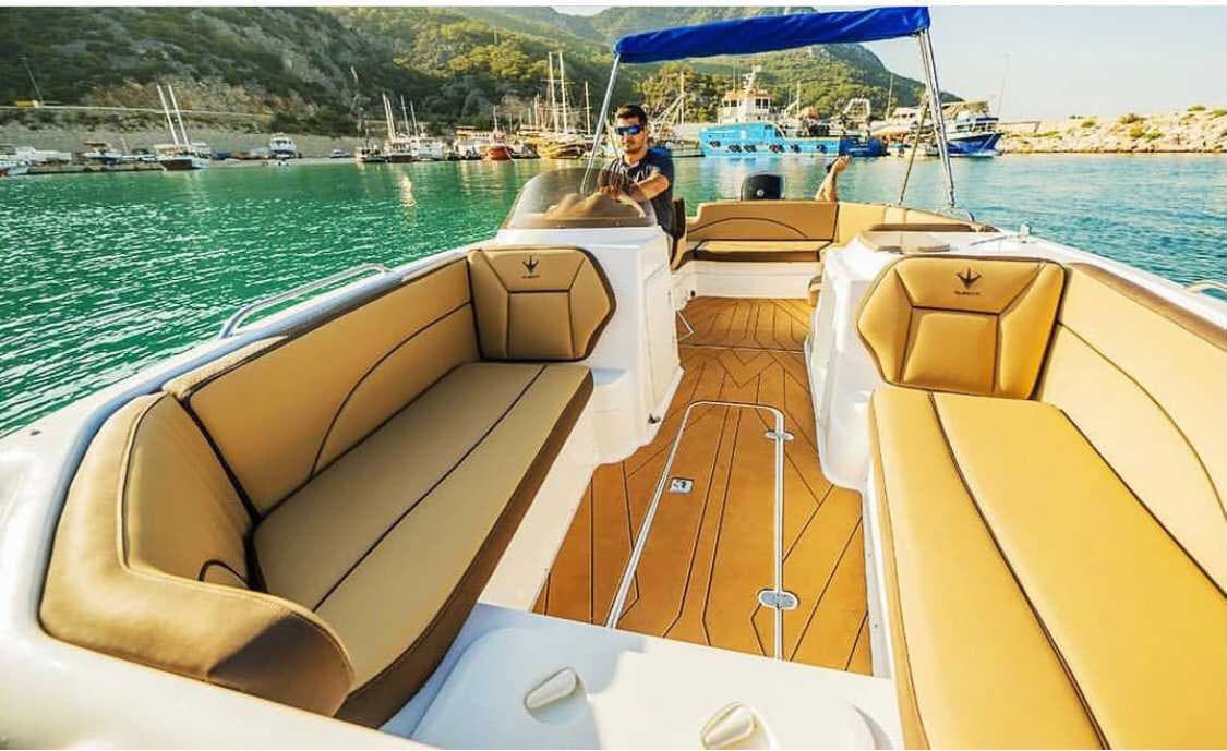 Ölüdeniz'de Ekonomik Tekne Kiralama – 6 Metrelik ile 8 Kişilik Keyifli Bir Mola! 13