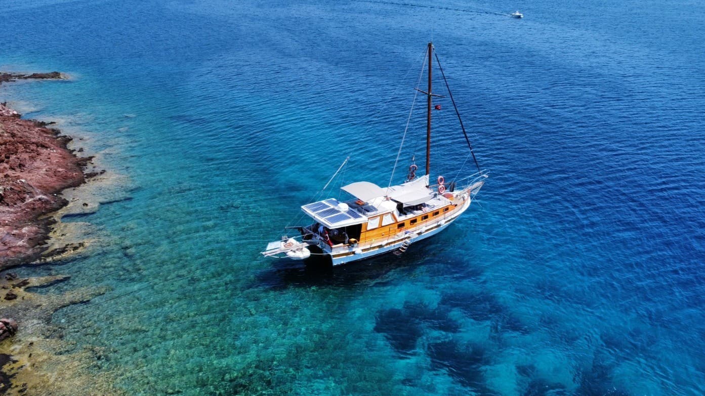 Bodrum'da 15m Lüks Tekne: 12 Kişilik Özel Deniz Maceraları 6