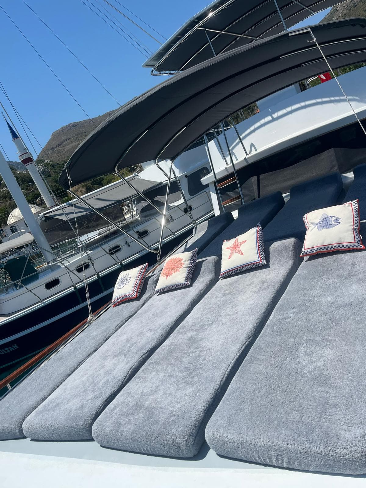 Marmaris'in 15 Metrelik Lüks Teknesi ile 7 Kişilik Unutulmaz Deniz Tatili Deneyimi 17