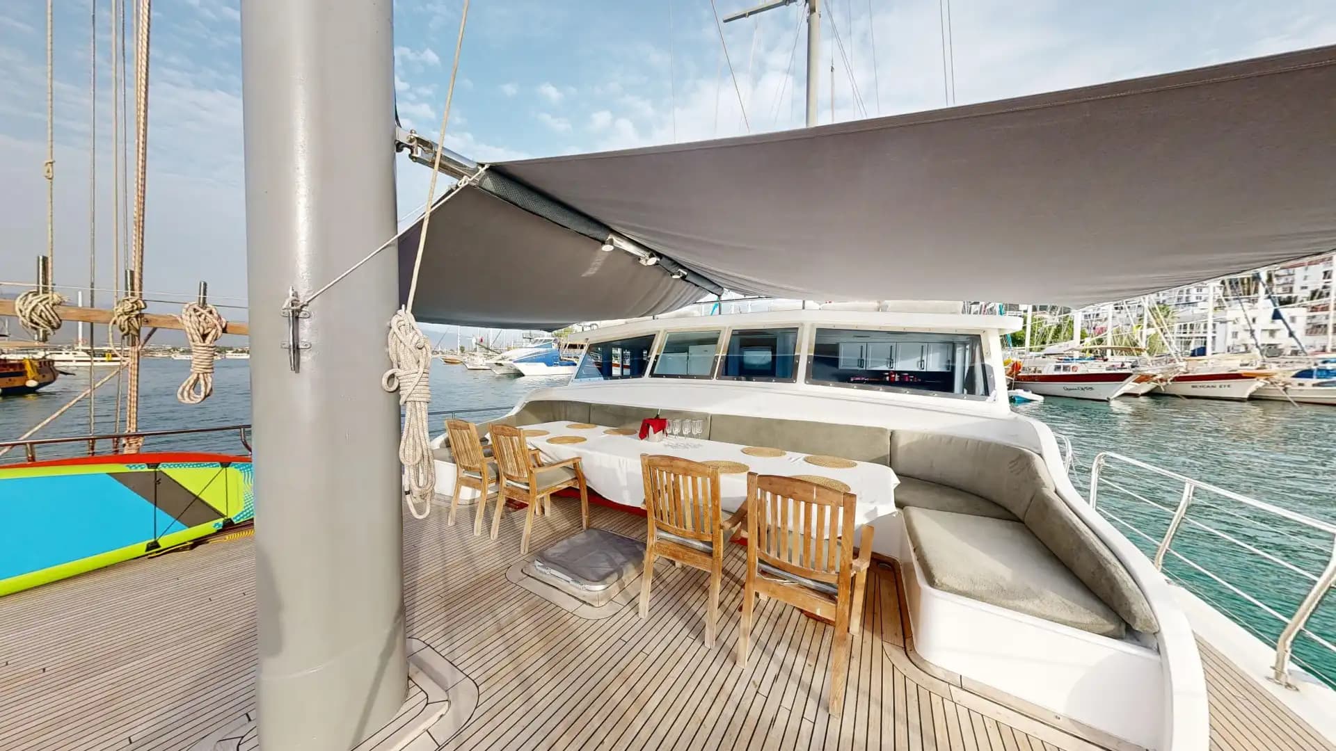 Lujo Gulet 30m: Jacuzzi Cubierta, 2 Master, Alta Tecnología 18