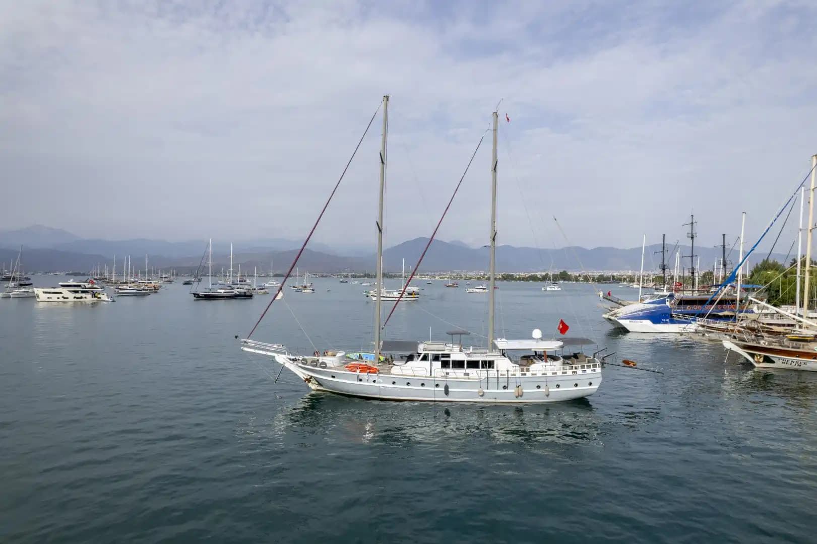 Lujo Gulet 30m: Jacuzzi Cubierta, 2 Master, Alta Tecnología - Fiesta en el Barco