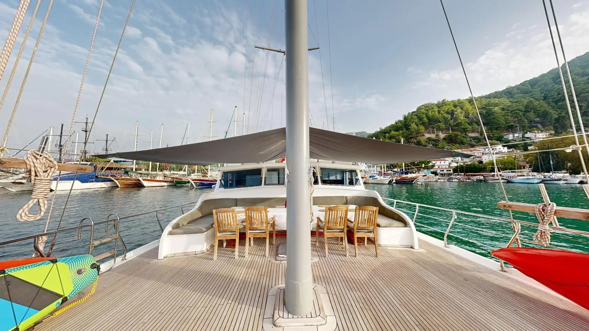 Lujo Gulet 30m: Jacuzzi Cubierta, 2 Master, Alta Tecnología 19