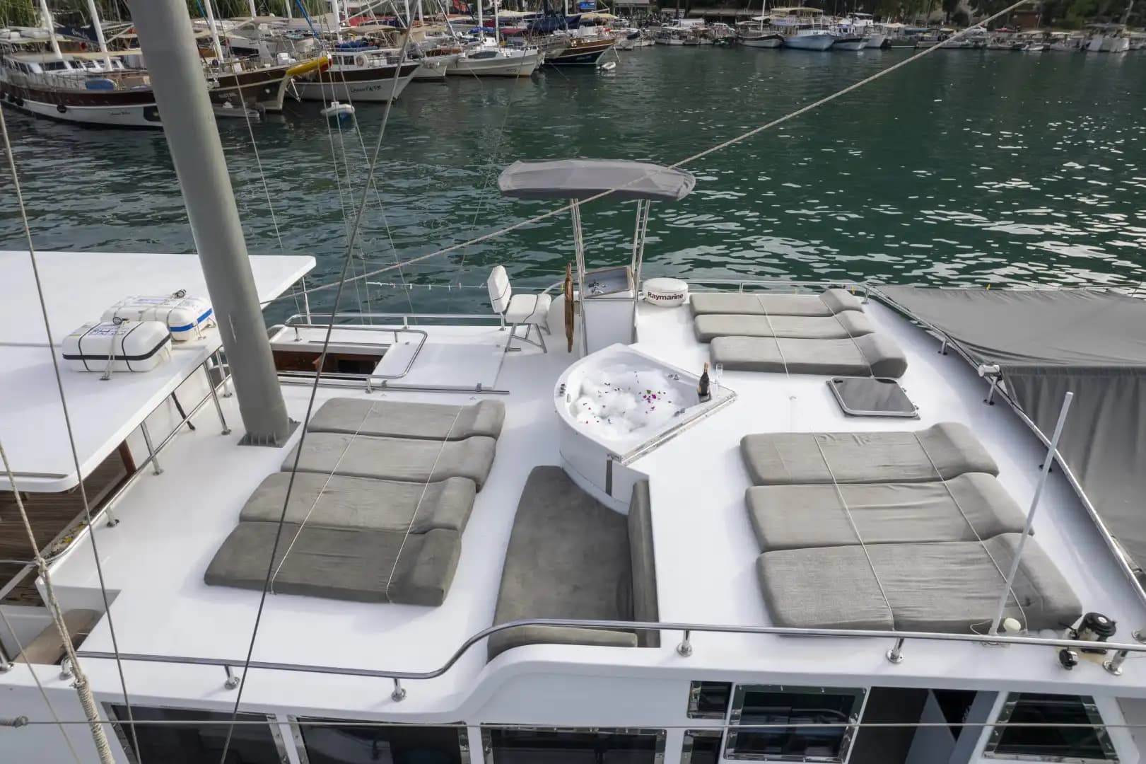 Lujo Gulet 30m: Jacuzzi Cubierta, 2 Master, Alta Tecnología 119