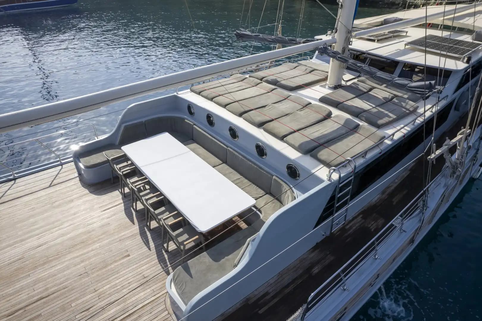 Lujo Gulet 30m: Jacuzzi Cubierta, 2 Master, Alta Tecnología 123