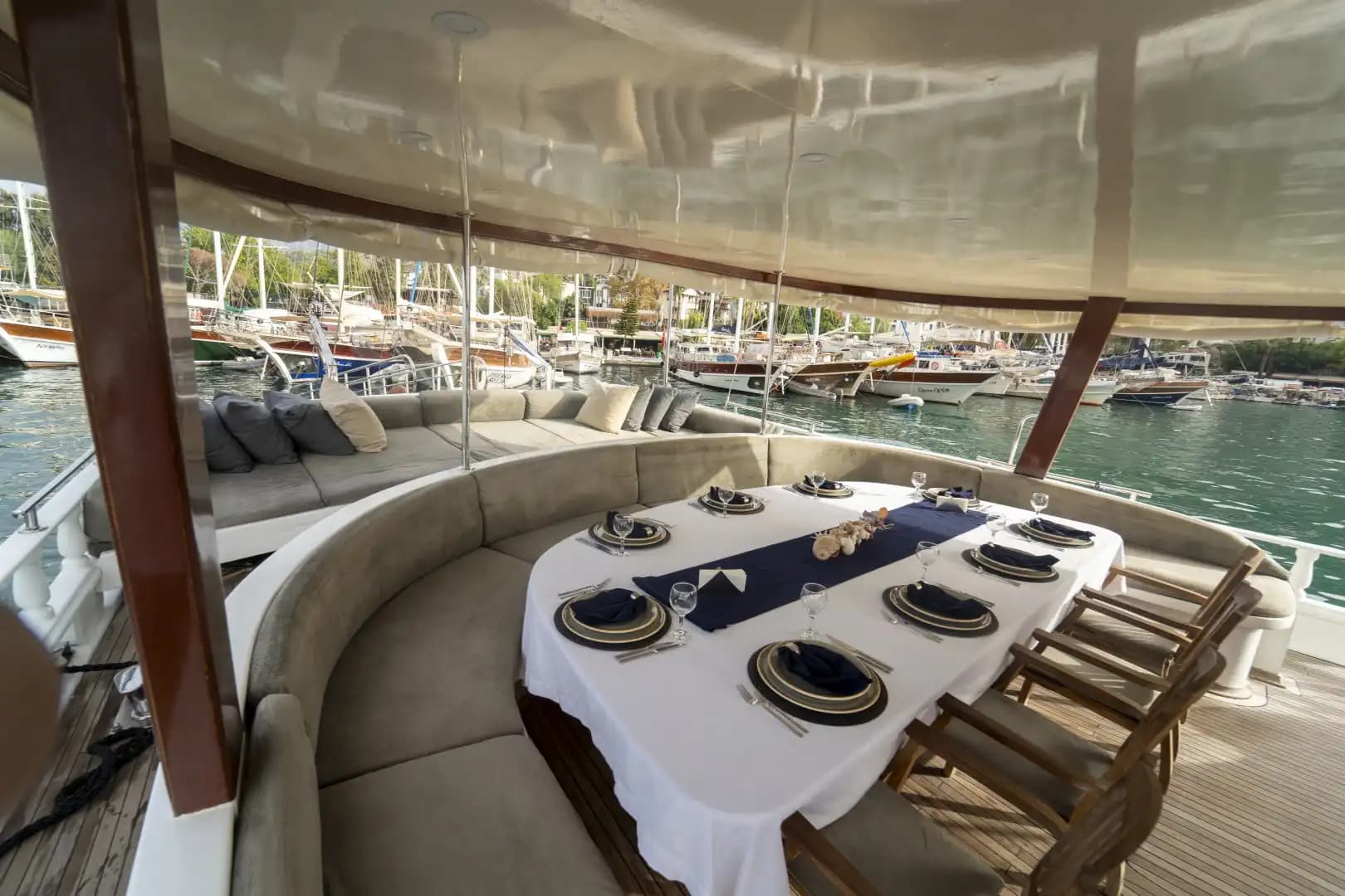 Lujo Gulet 30m: Jacuzzi Cubierta, 2 Master, Alta Tecnología 135