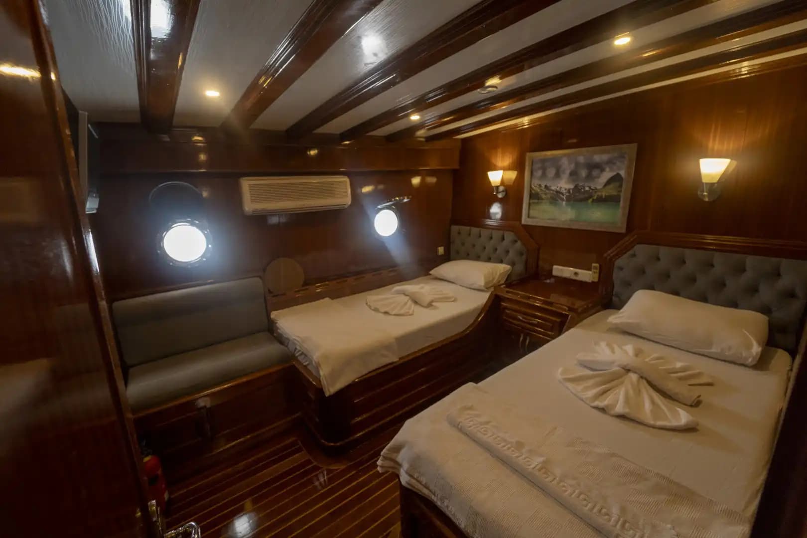 Lujo Gulet 30m: Jacuzzi Cubierta, 2 Master, Alta Tecnología 139