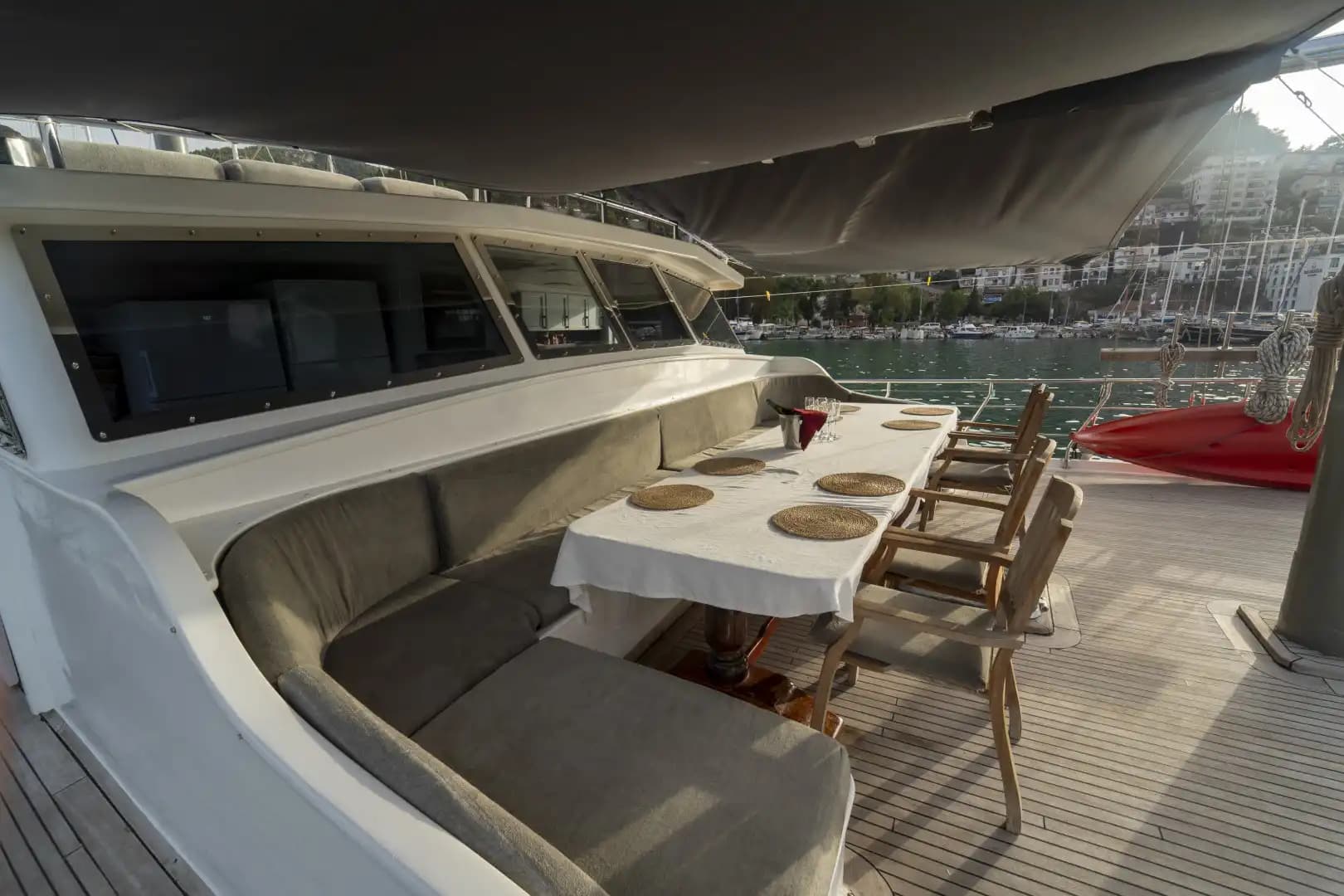 Lujo Gulet 30m: Jacuzzi Cubierta, 2 Master, Alta Tecnología 148