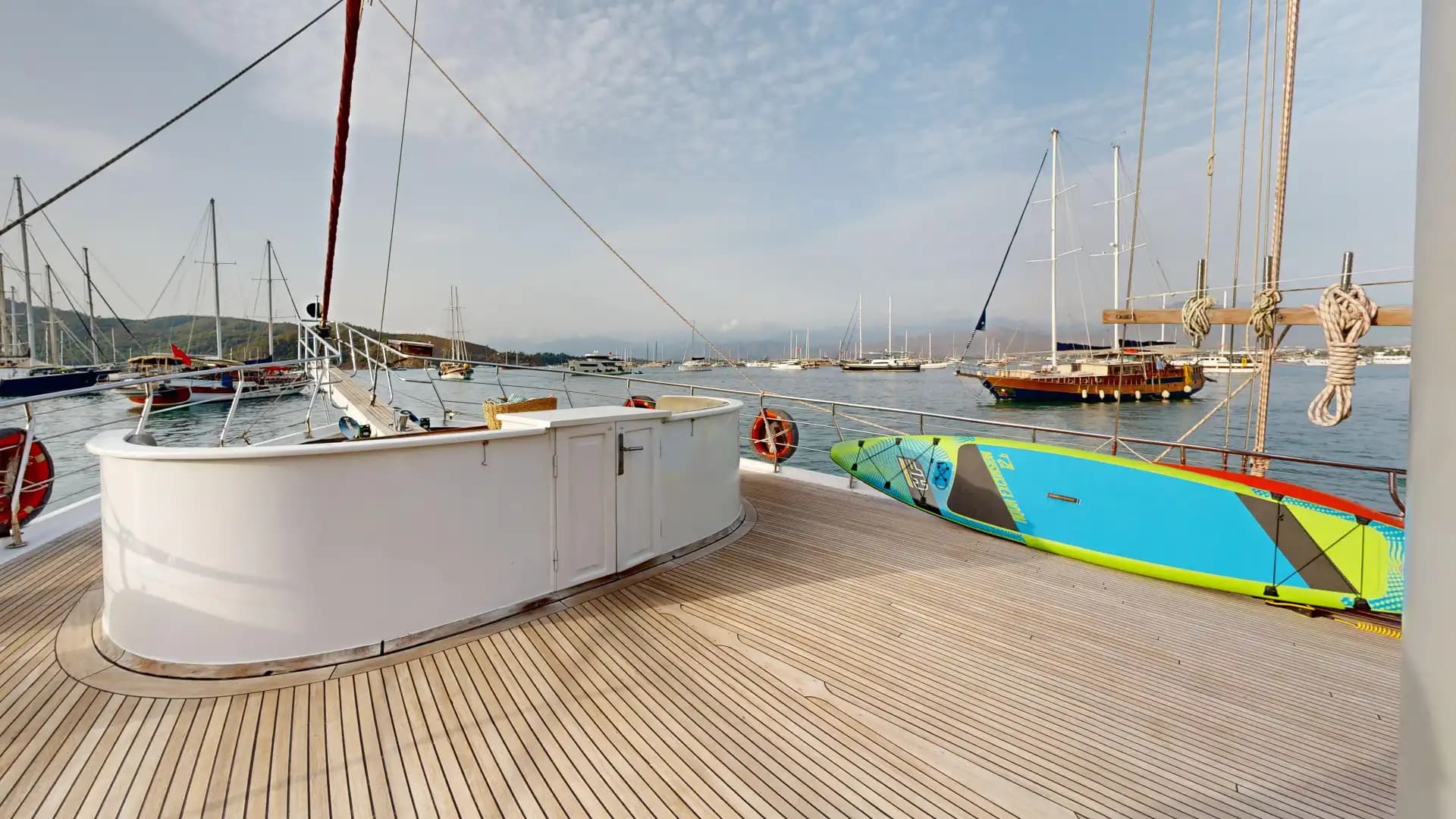 Lujo Gulet 30m: Jacuzzi Cubierta, 2 Master, Alta Tecnología 27