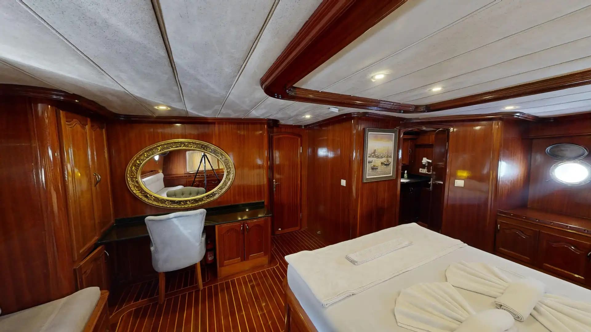 Lujo Gulet 30m: Jacuzzi Cubierta, 2 Master, Alta Tecnología 43