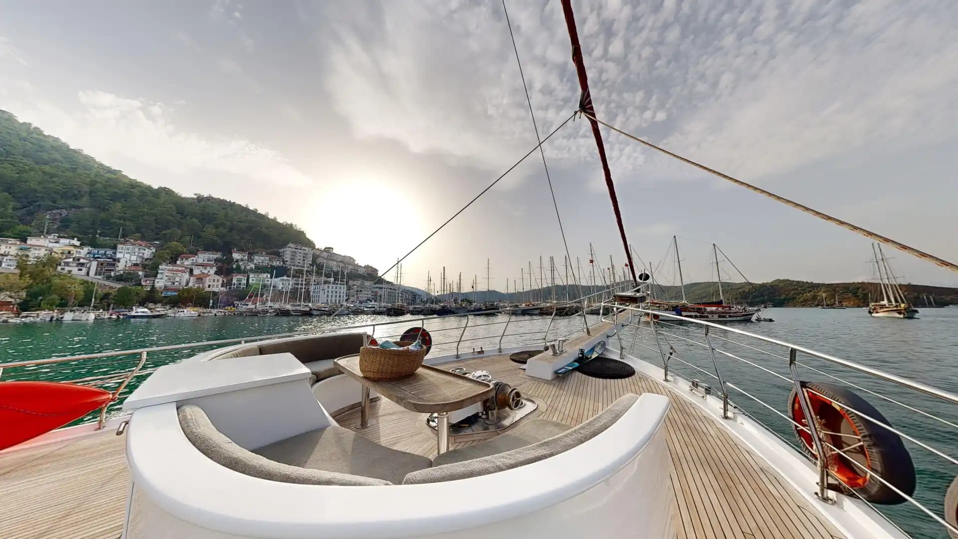 Lujo Gulet 30m: Jacuzzi Cubierta, 2 Master, Alta Tecnología 11