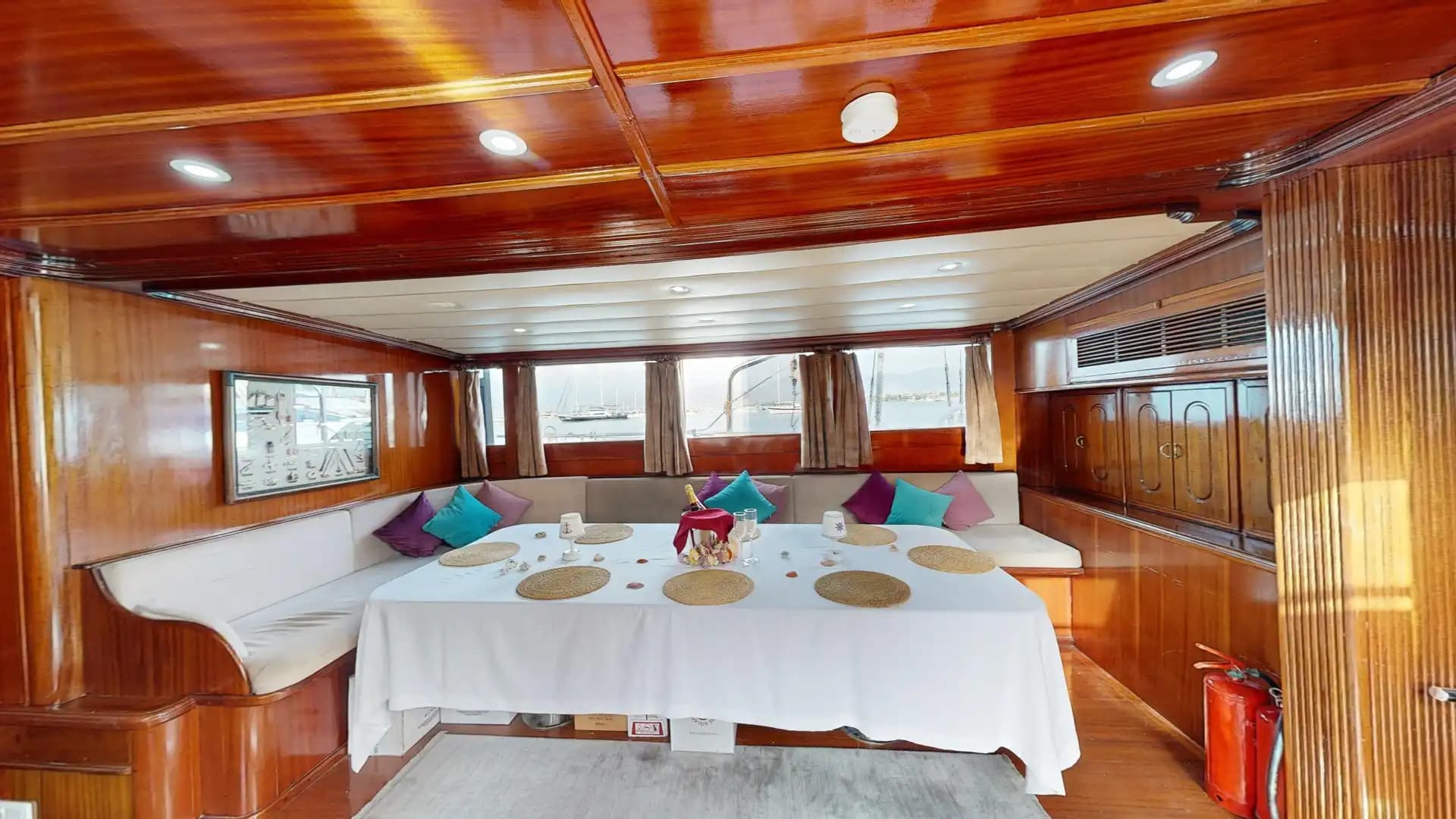 Lujo Gulet 30m: Jacuzzi Cubierta, 2 Master, Alta Tecnología 49