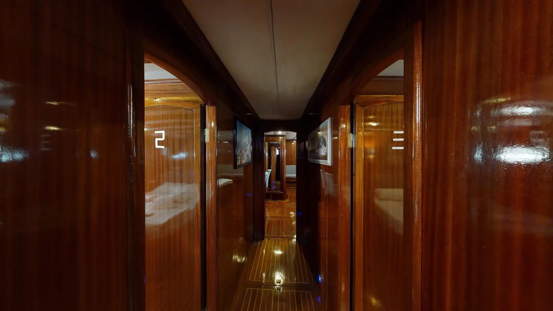 Lujo Gulet 30m: Jacuzzi Cubierta, 2 Master, Alta Tecnología 59