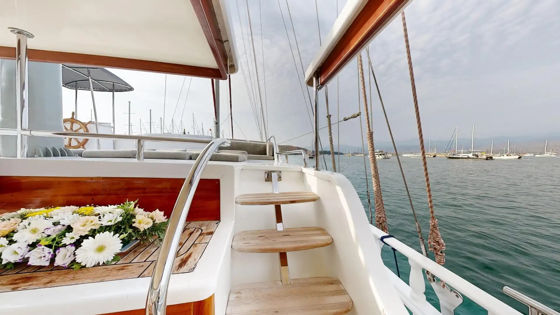 Lujo Gulet 30m: Jacuzzi Cubierta, 2 Master, Alta Tecnología 73