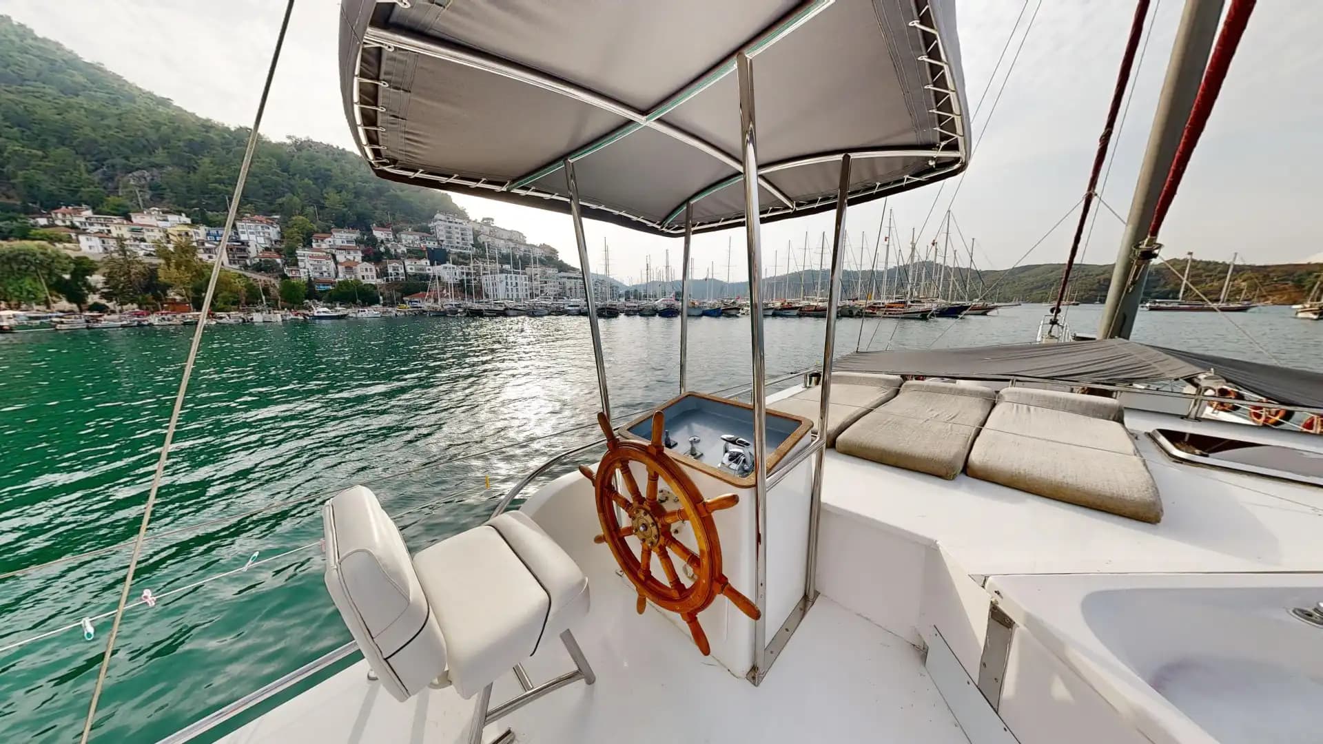 Lujo Gulet 30m: Jacuzzi Cubierta, 2 Master, Alta Tecnología 76
