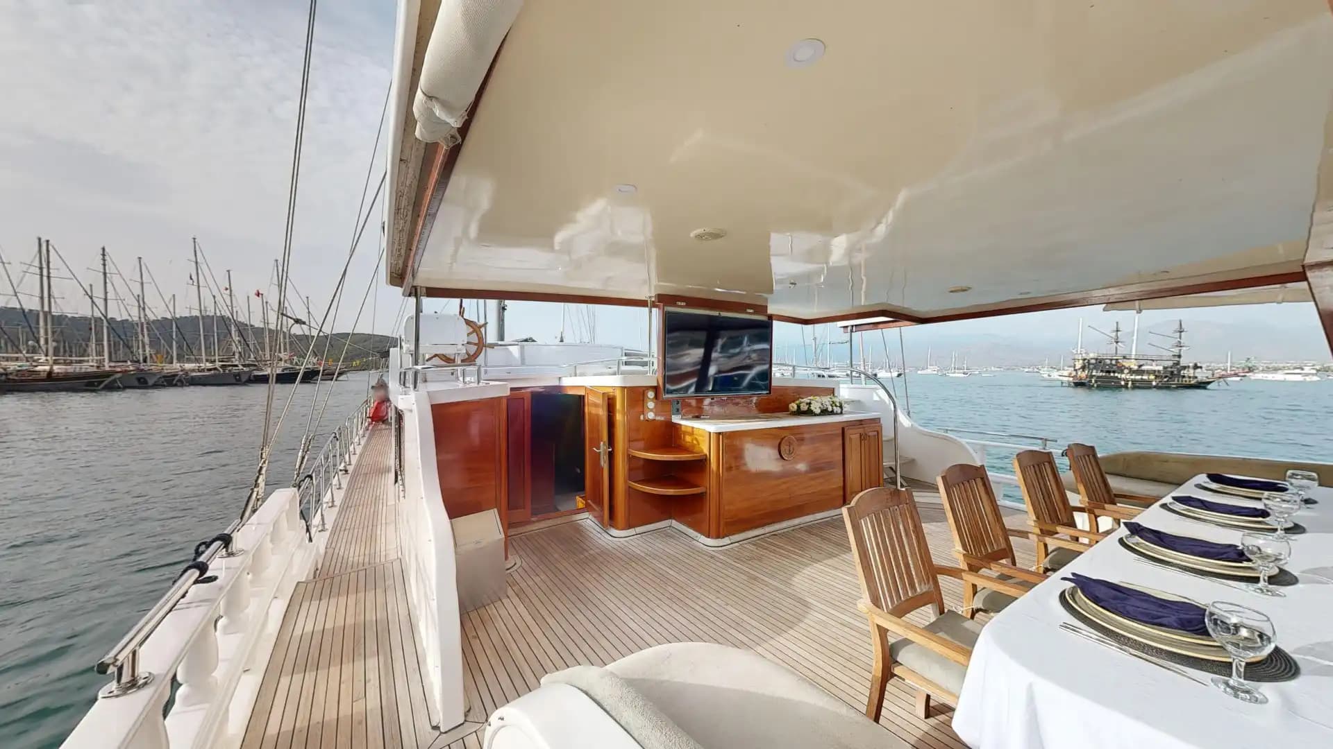Lujo Gulet 30m: Jacuzzi Cubierta, 2 Master, Alta Tecnología 6