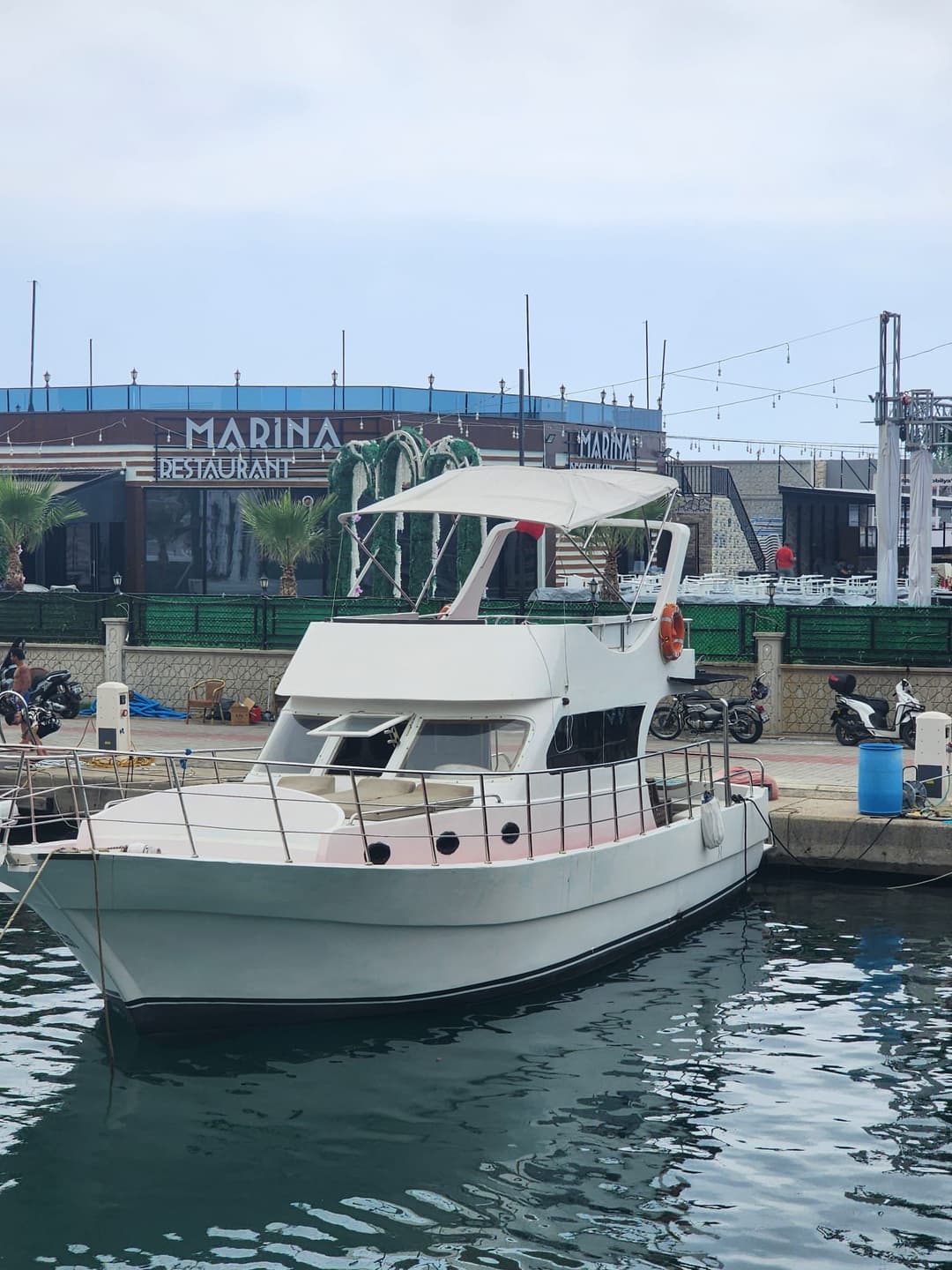 Alanya'da 1 Kabinli, 12 Kişi Kapasiteli 13 Metrelik Lüks Tekne Kiralama