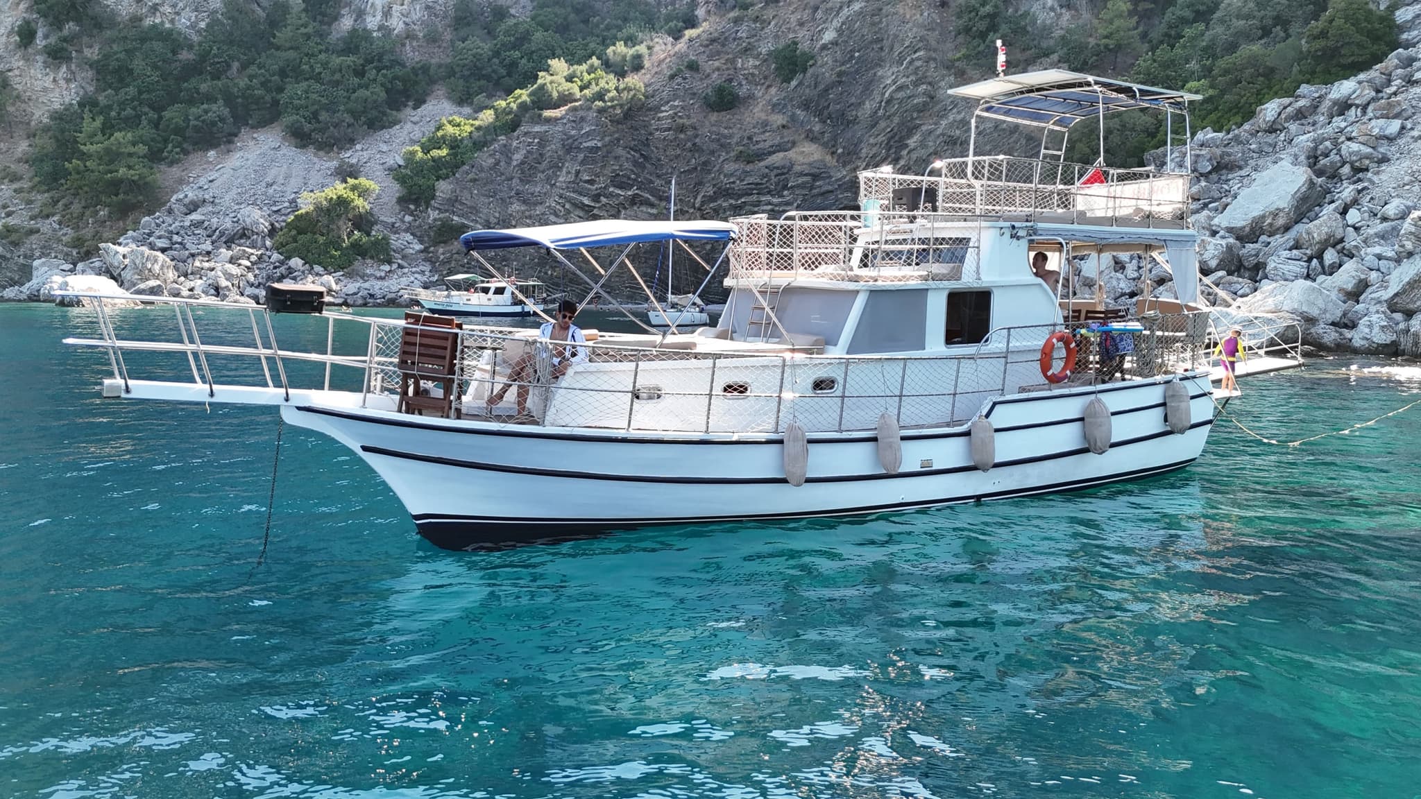 Marmaris'in 17 Metrelik Lüks Yatıyla 12 Kişilik Eşsiz Bir Deniz Tatili Deneyimi - Yatta Kurumsal Toplantı