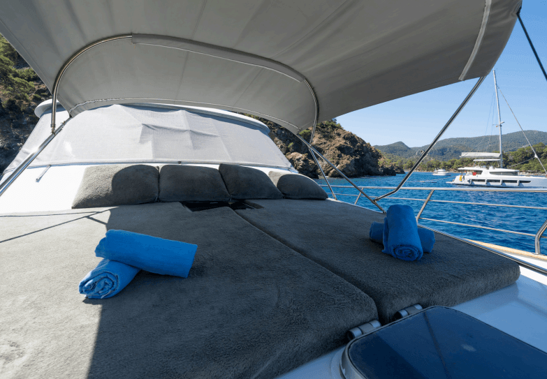 Luxus-Motoryacht 19m in Fethiyes türkisfarbenem Meer 21