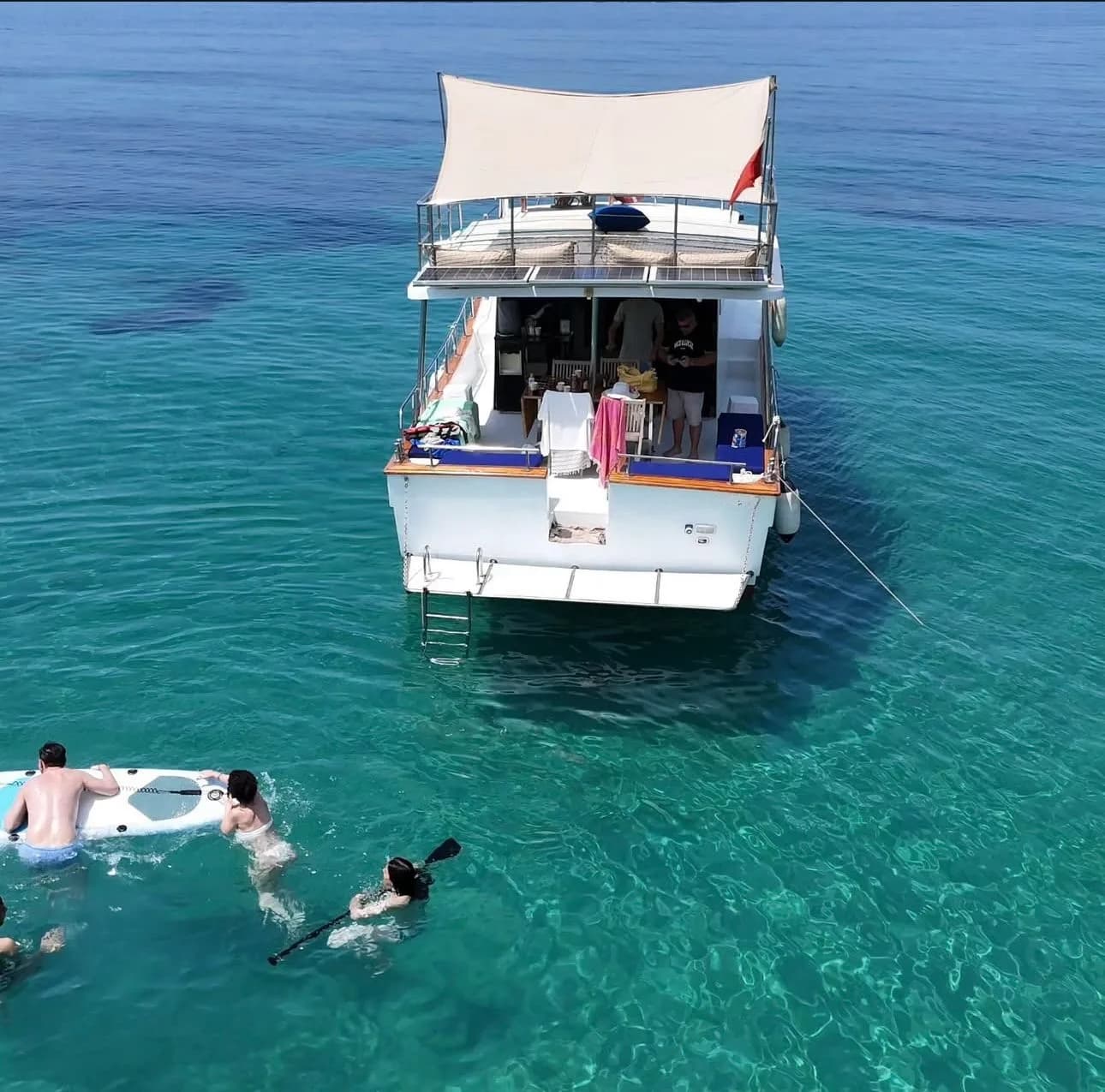Exklusiv: 10er Motoryacht - Einzigartige Gewässer von Kuşadası 8