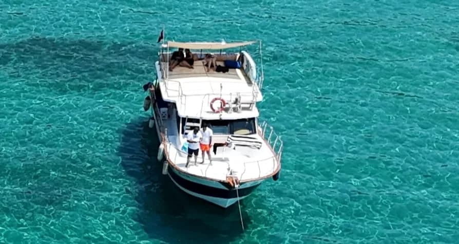 Exklusiv: 10er Motoryacht - Einzigartige Gewässer von Kuşadası 2