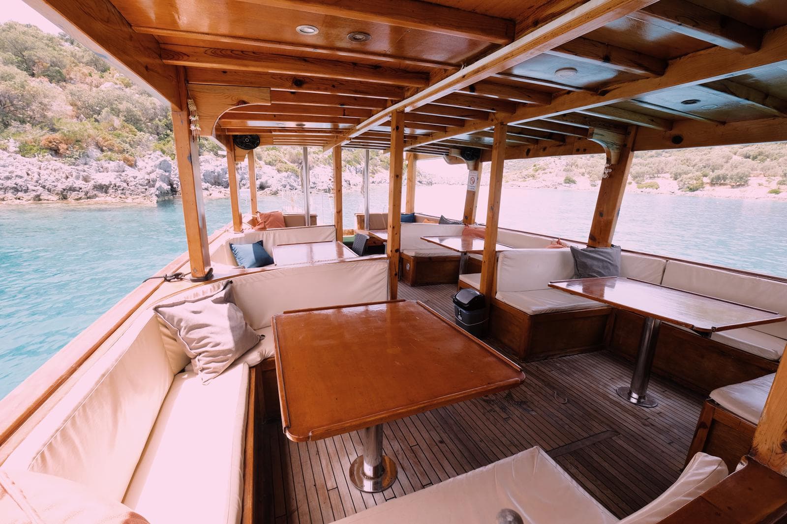 Luxe Privé Bootverhuur voor een Fun-Filled Day at Sea 16