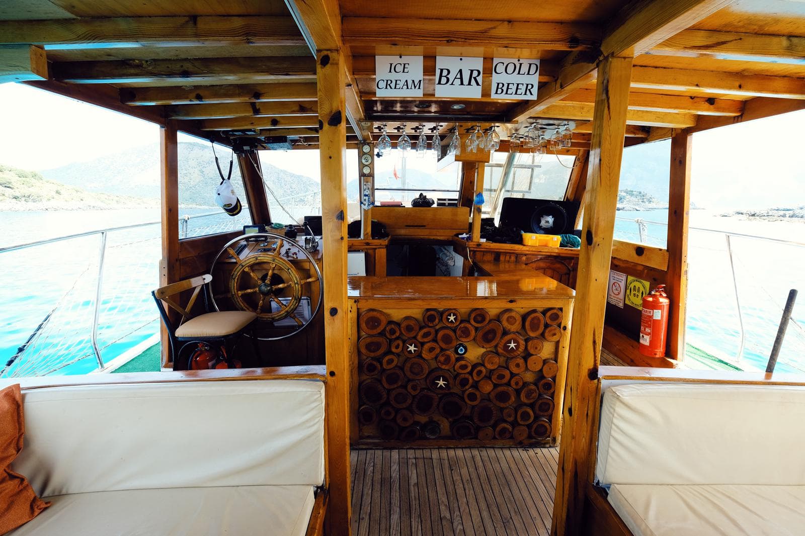 Luxe Privé Bootverhuur voor een Fun-Filled Day at Sea 9