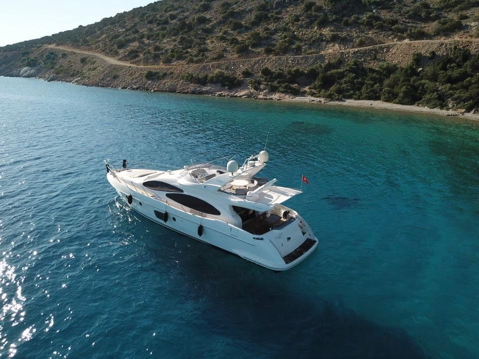 Bodrum: Luxus-Motoryacht (22m) für 8 Gäste, einzigartiges Übernachtungserlebnis auf See