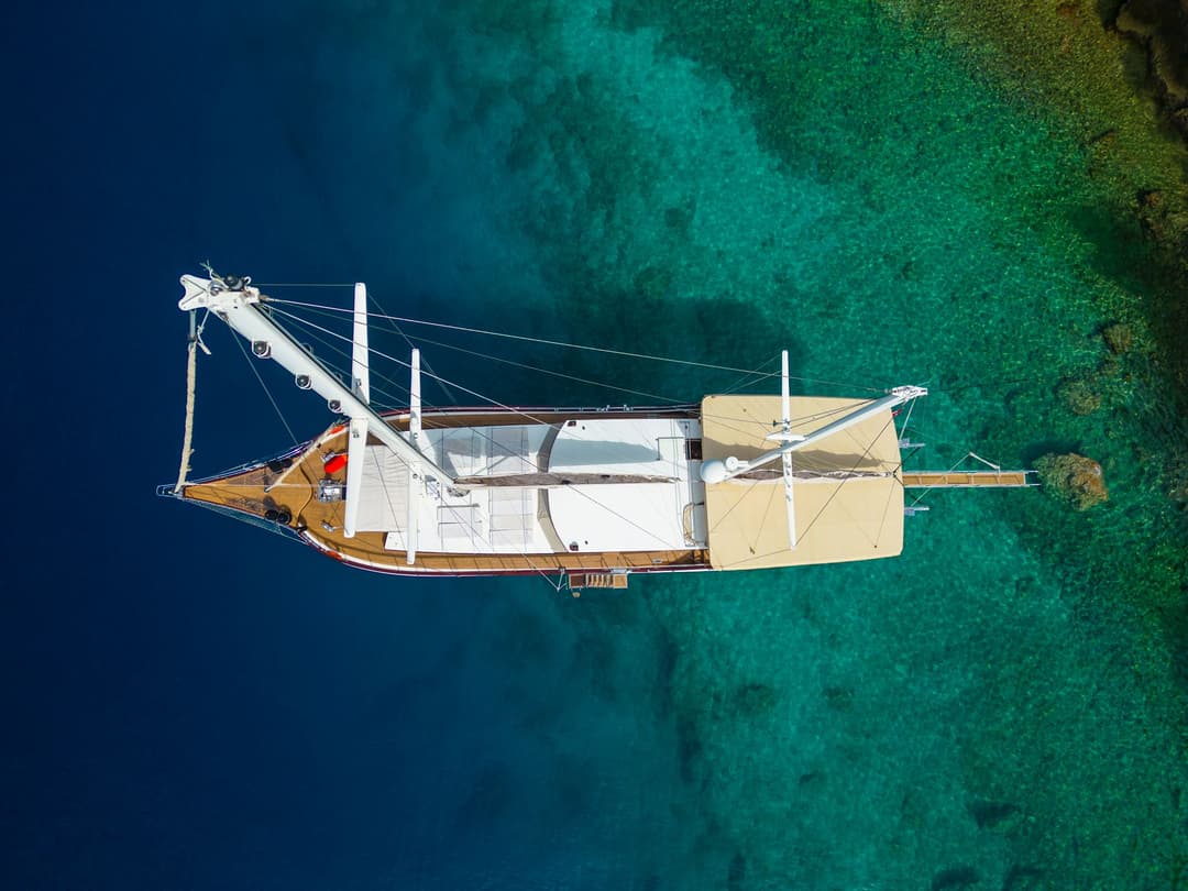 Bodrum'da 5 Kabinli, 30 Metrelik Lüks Gulet ile 10 Kişilik Eşsiz Mavi Yolculuk