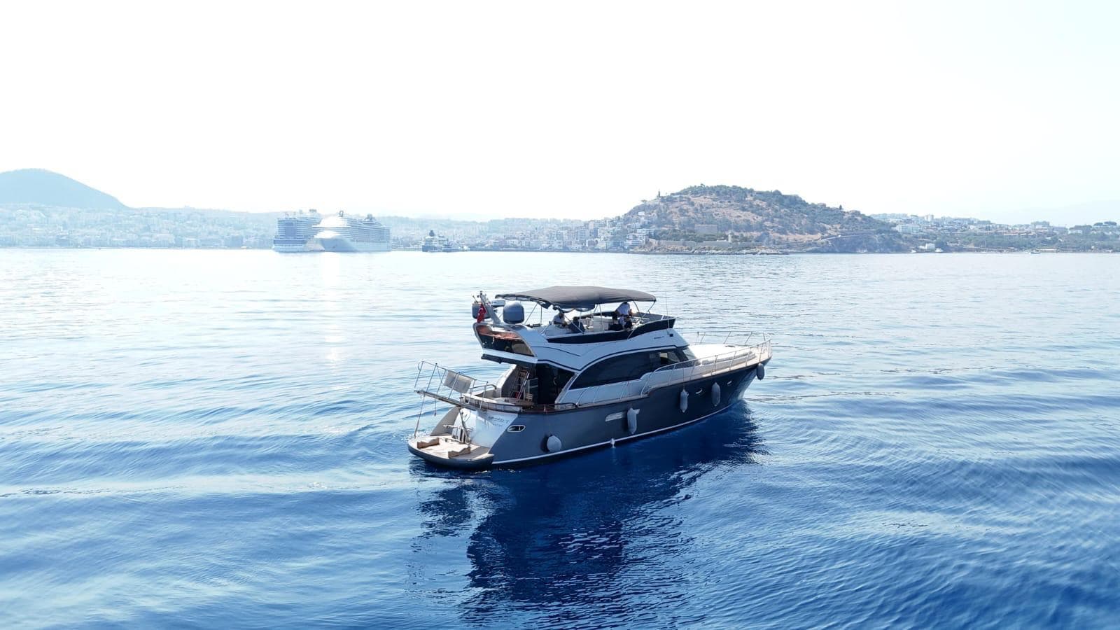 Bebek Departure 20 Meter Luxury Motor Yacht for Island Swimming Tour, Sunset Tour, Bosphorus Tour & Private Events!