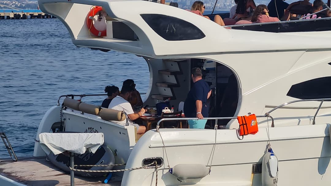 Luxury Custom-Designed Yacht para a Crucero Azul in Alanya