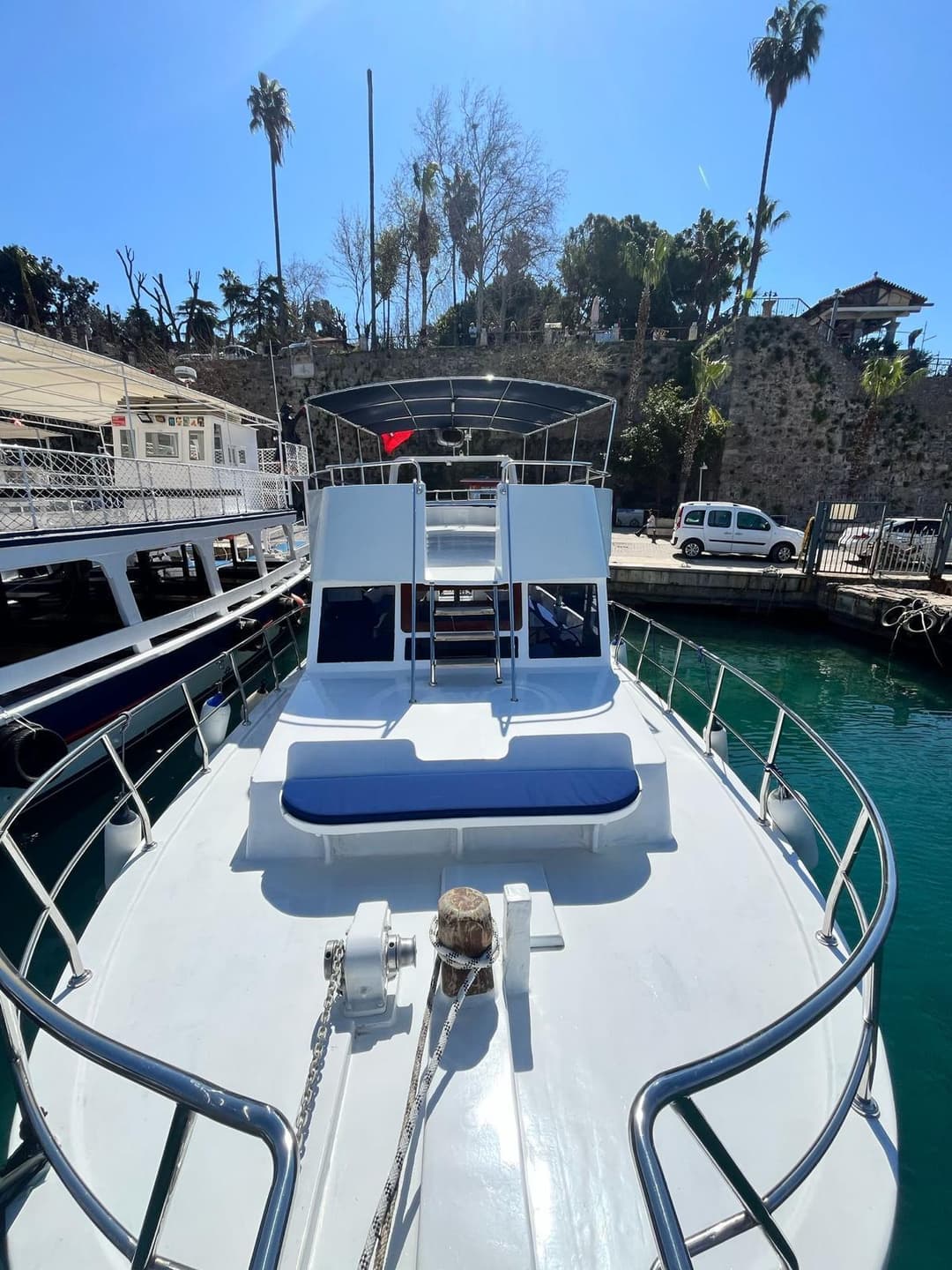 Antalya Centro: Barco Económico de 14 Metros para 30 Personas Alquiler de Día Completo, Beldibi, Cascada Düden, Tours al Atardecer e Ideal para Celebraciones Especiales