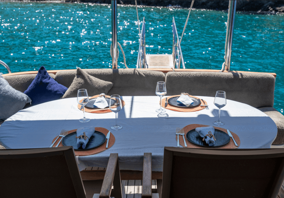 Luxus-Motoryacht 19m in Fethiyes türkisfarbenem Meer 12
