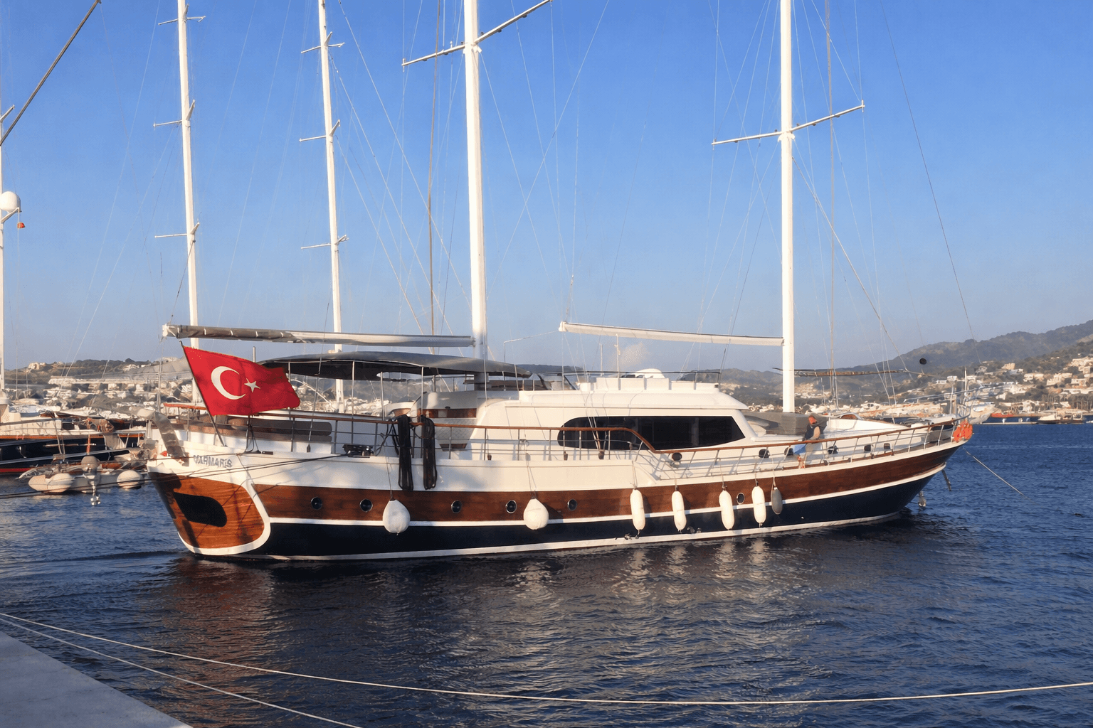Marmaris'in 34 Metrelik Standart Teknelerinden ŞADİYE HANIM ile 12 Kişilik Rüya Gibi Mavi Yolculuk 3