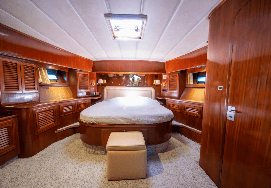 Luxus-Motoryacht 19m in Fethiyes türkisfarbenem Meer 17