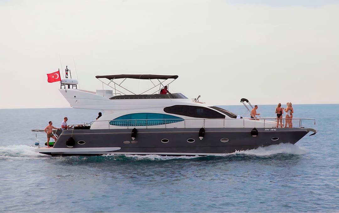 Antalya Center: 19 Meter Luxury Motor Yacht 'My King' for 12 Guests, 3 Cabins, Private Trips & Blue Cruise