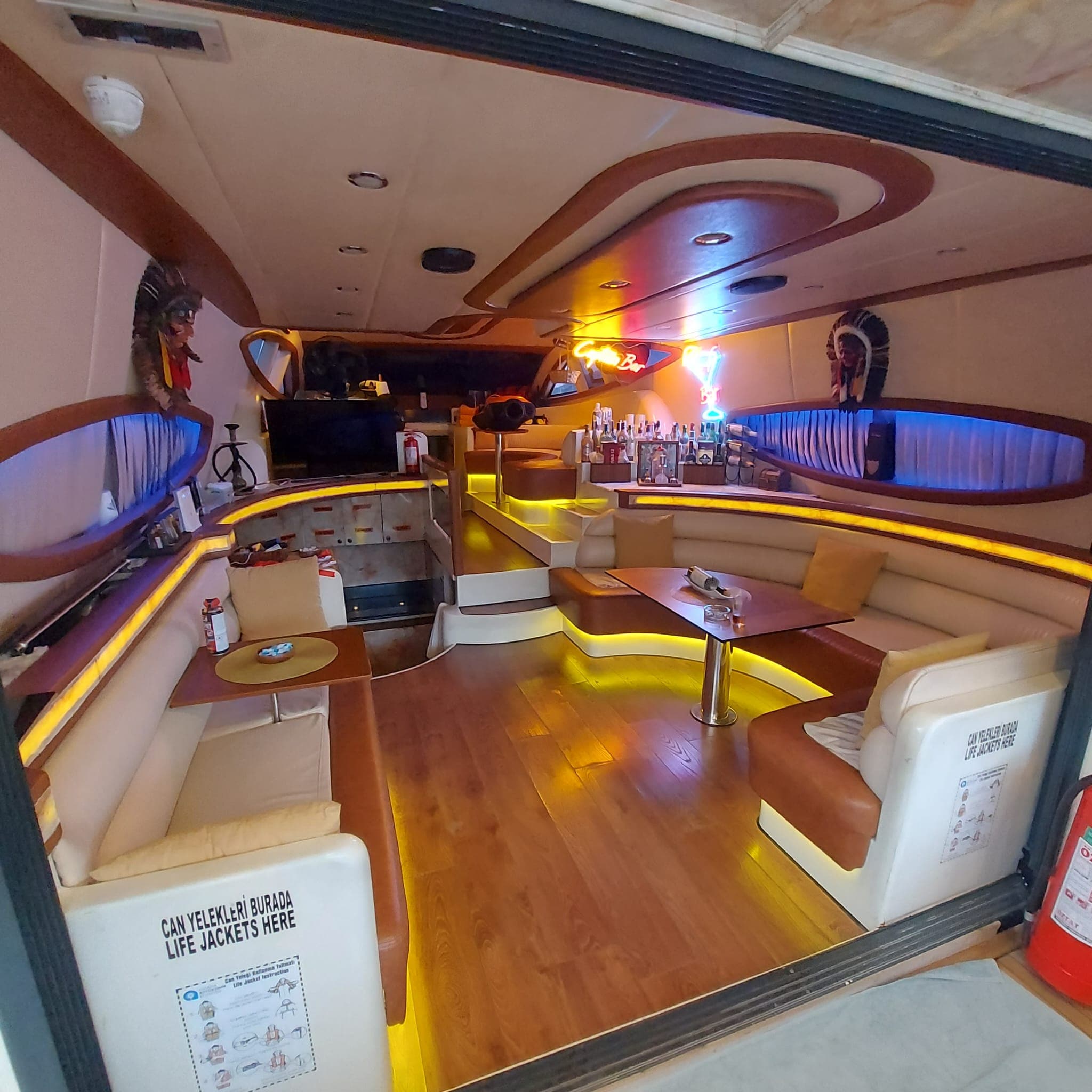 Antalya Ferretti Marka 21 Metre Lüks Motoryat ile Konforlu Eşsiz Deneyim 11