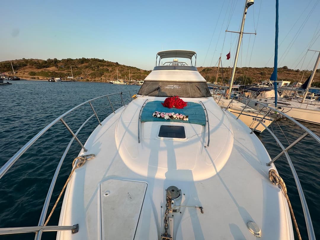 Bodrum'da 18 Metrelik Lüks Motoryat ile 18 Kişilik Unutulmaz Deniz Deneyimi