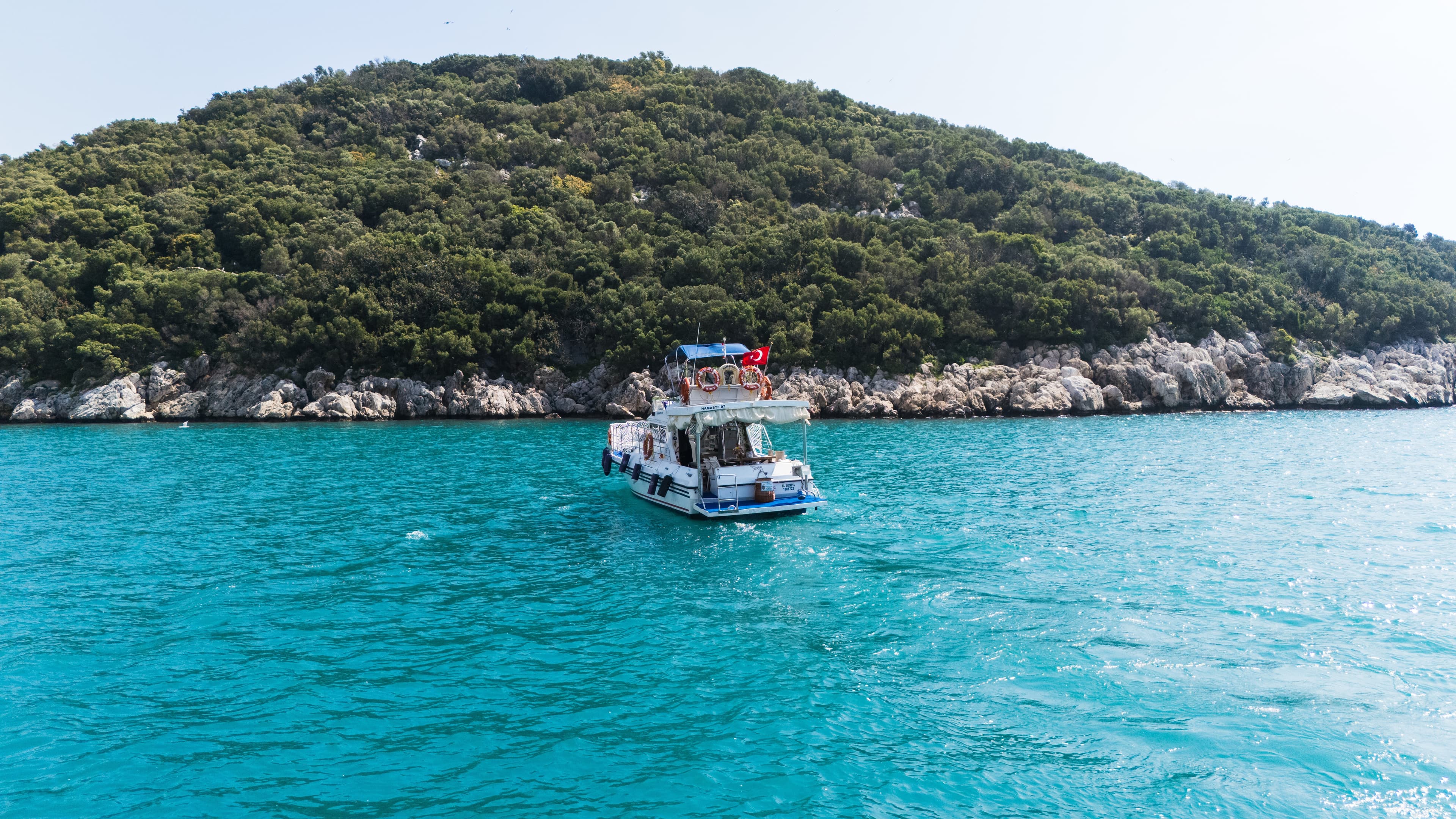 Antalya Merkezde 12 Metre Lüks Motoryat ile Eşsiz Günlük Gezi ve Özel Organizasyonlar