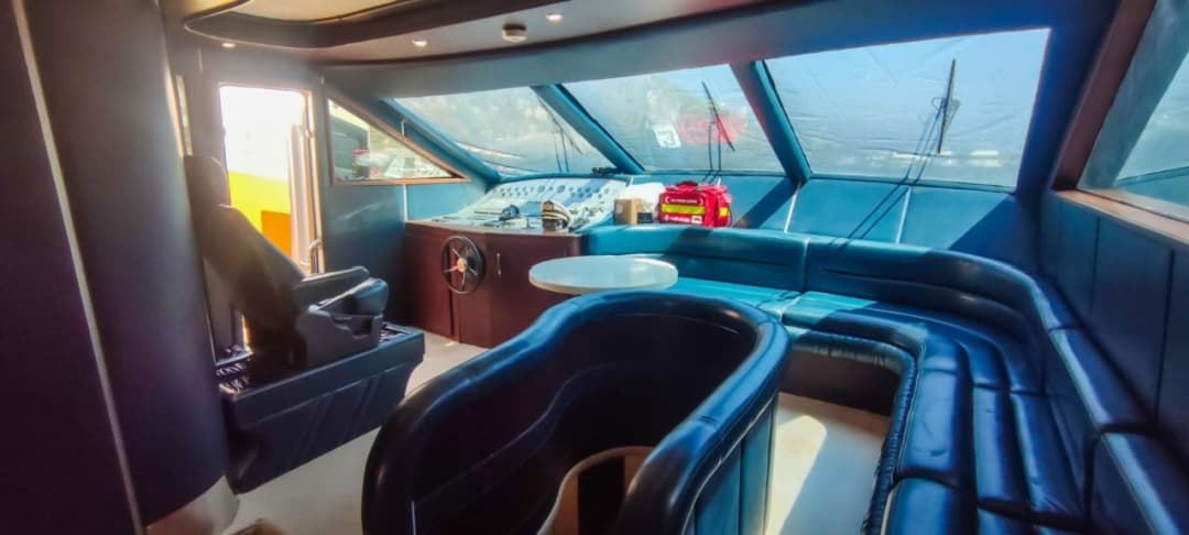 Antalya Merkezde 26 Metre Lüks Yat ile 35 Kişilik Muhteşem Turlar: Tam Gün, Beldibi, Düden Şelalesi, Gün Batımı, Sabah Turu, Yatta Evlilik Yıldönümü, Doğum Günü, Bekarlığa Veda ve Evlilik Teklifi Paketleri