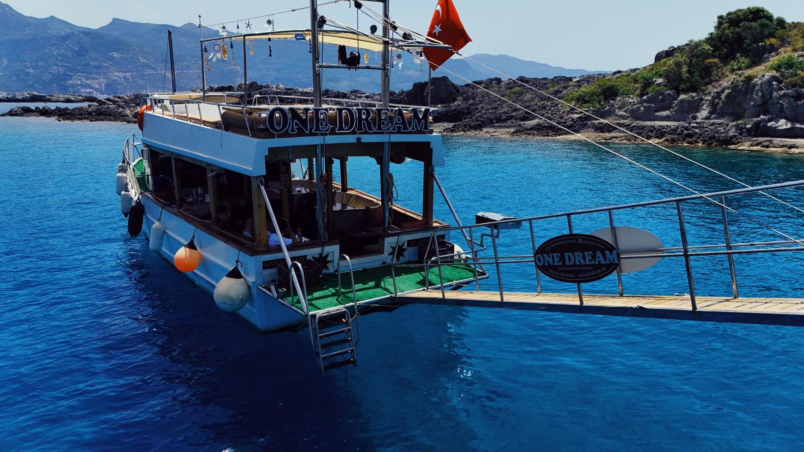 Luxe Privé Bootverhuur voor een Fun-Filled Day at Sea 27