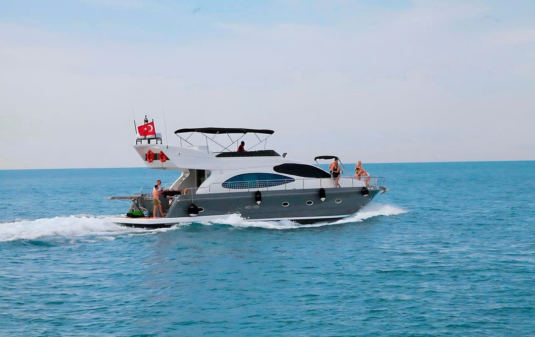 Antalya Center: 19 Meter Luxury Motor Yacht 'My King' for 12 Guests, 3 Cabins, Private Trips & Blue Cruise