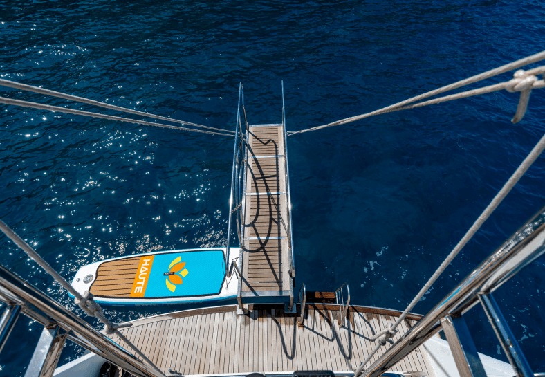 Luxus-Motoryacht 19m in Fethiyes türkisfarbenem Meer 24