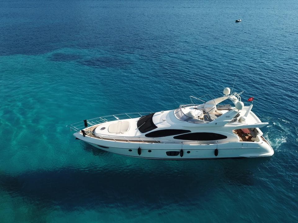 Bodrum: Luxus-Motoryacht (22m) für 8 Gäste, einzigartiges Übernachtungserlebnis auf See